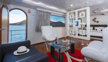 Haugan Cruises MC Petrel