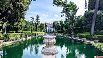 Rom matteo-panara-sd-70eXYafA-unsplash