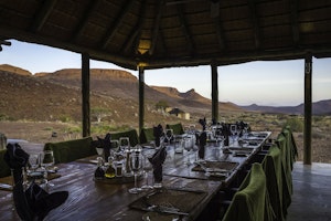 langer Tisch Damaraland camp